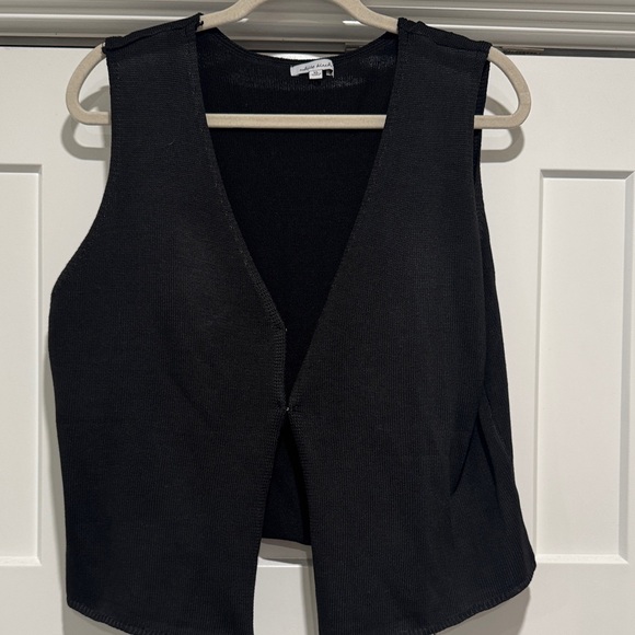 White Birch Black Sleeveless Crop Top - Picture 4 of 4